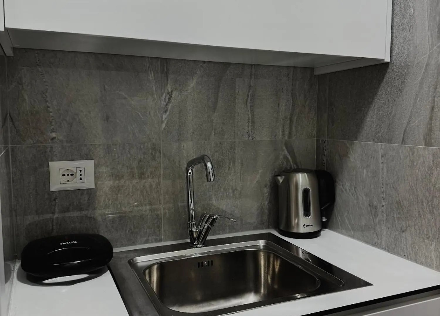 Incasso City Center Studio Tirana 0*,  Albania